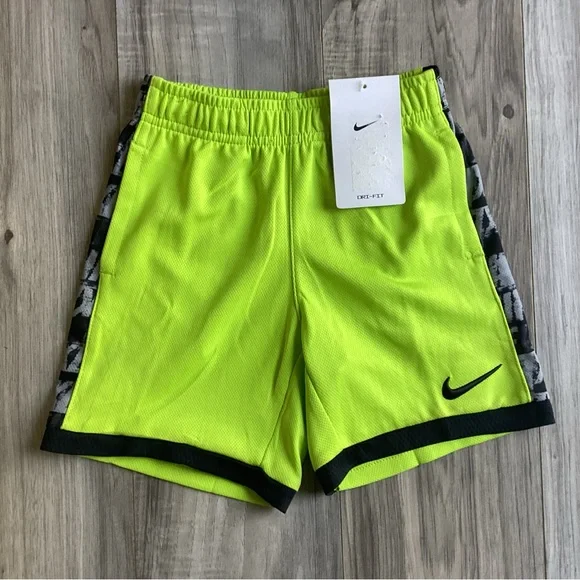Nike Tee and Shorts outfit toddler boys size 4T(NWT) ~PRICE IS FIRM, NO OFFERS~ - Picture 3 of 4